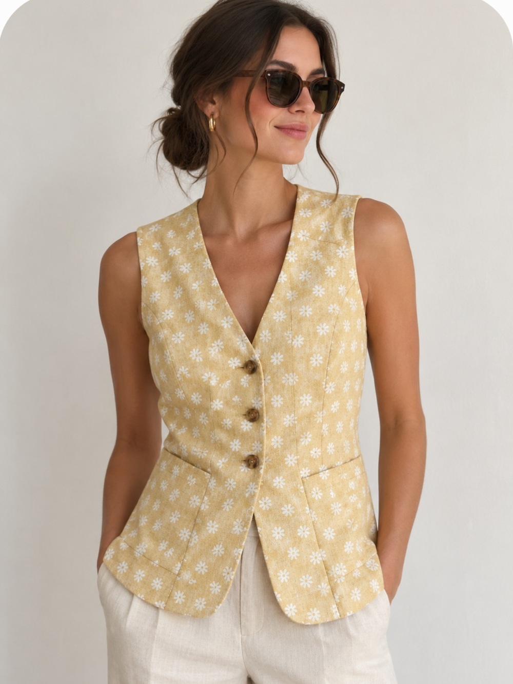 AUREUM Yellow Daisy-Print Sleeveless Button Vest